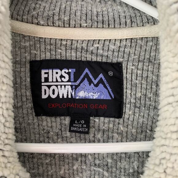 First Down Vintage Exploration Gear Fuzzy Pullover - Picture 2 of 8